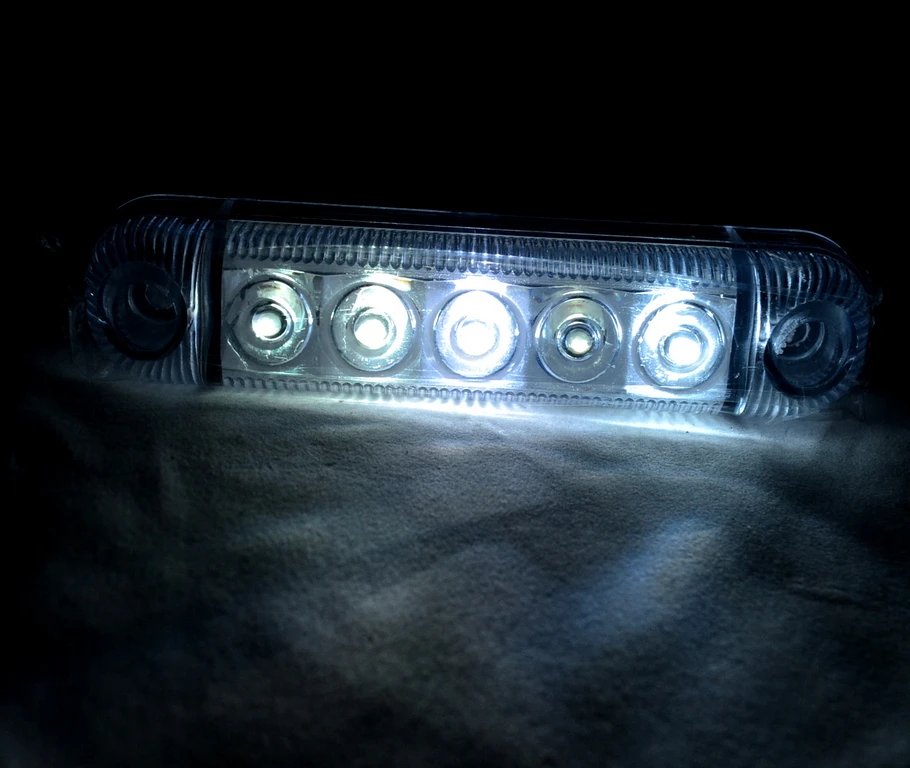 Овален LED Габарит, бяла светлина 24VОвален LED Габарит, бяла светлина 24V