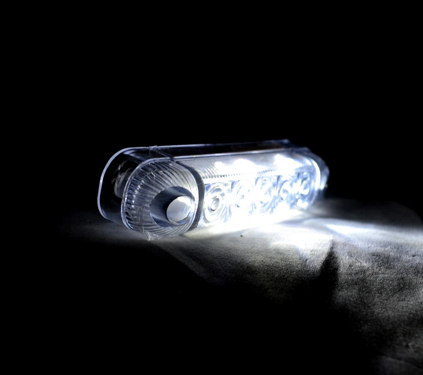 Овален LED Габарит, бяла светлина 24VОвален LED Габарит, бяла светлина 24V