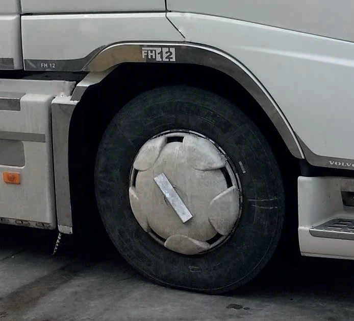 Декорация за спойлер на калници, над гума за VOLVO FH2/FH3 Декорация за спойлер на калници, над гума за VOLVO FH2/FH3