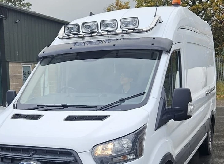 Горен универсален ролбар за бус