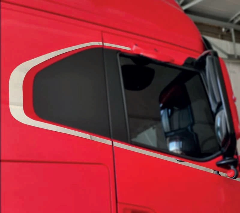 Декоративна- лайсна -за- спален прозорец и врата за Iveco S-Way