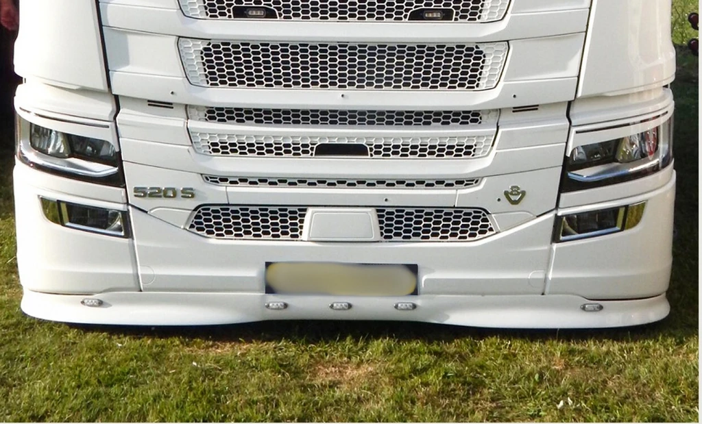Пластмасова- добавка- под предна броня за Scania S/R 2017+