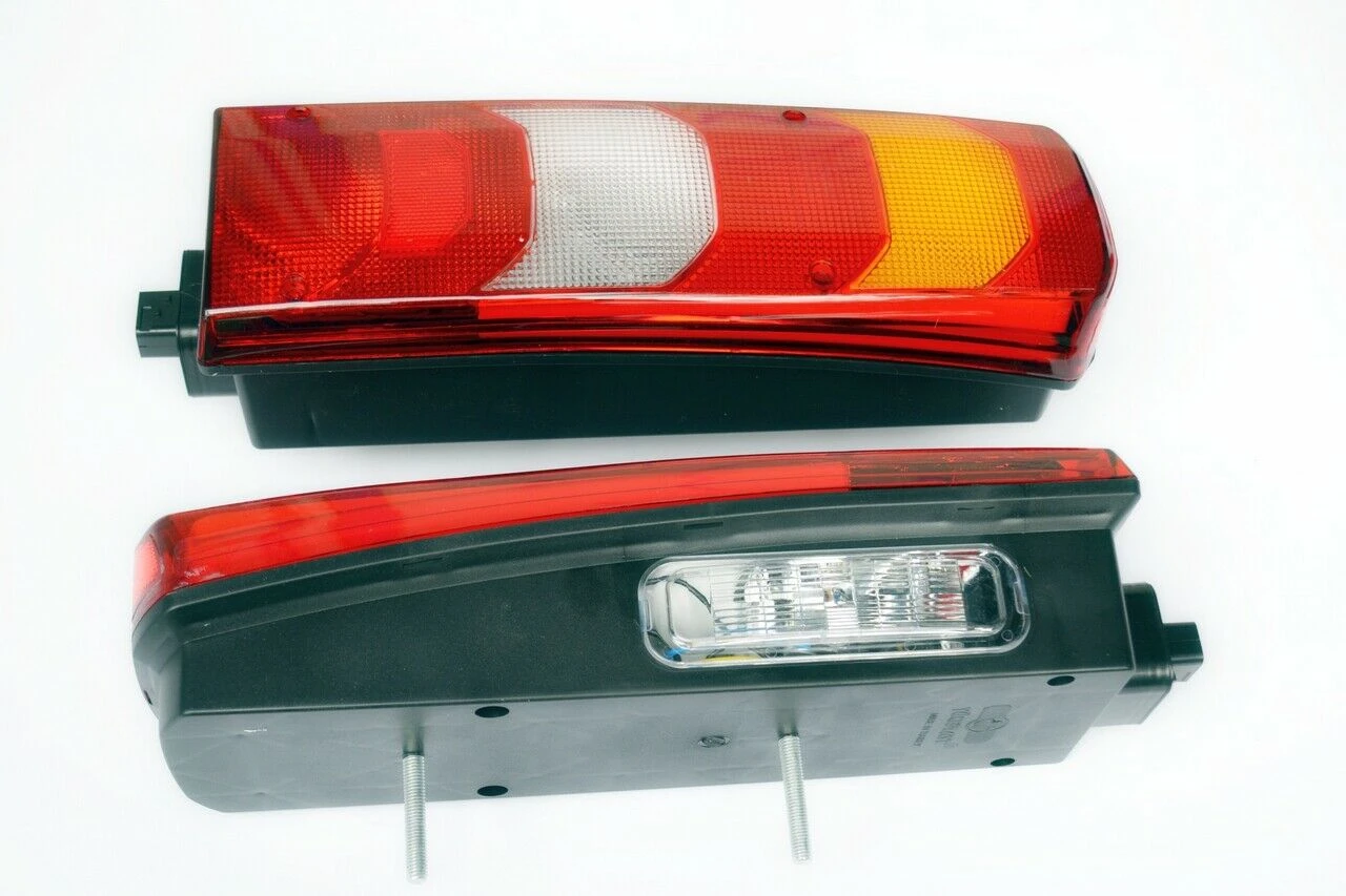 LED стоп за Mercedes Actros MP4, десен с HDSCS букса LED стоп за Mercedes Actros MP4, десен с HDSCS букса