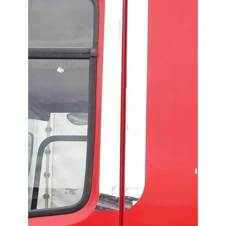 Декорация за колоните на вратите за DAF CF 85/95/105, хром-никел, огледална неръждавейка