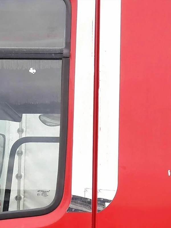 К-т от 4 части декорация за колоните на вратите за DAF CF 85/95/105, хром-никерл, огледална неръждавейка