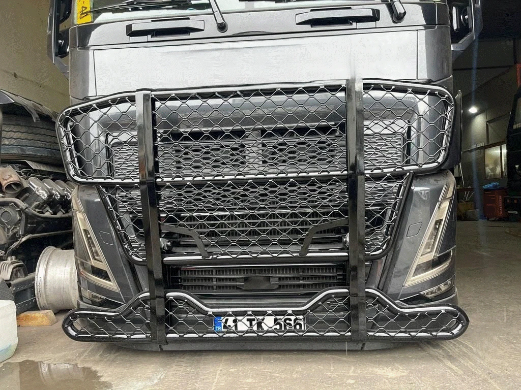 Булбар за Volvo FH5 2021+, с мрежа, черен гланц